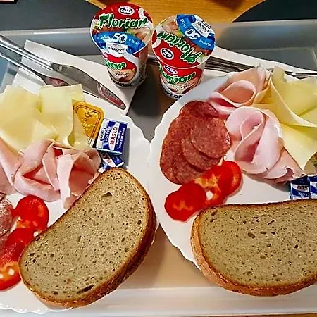 Ubytování Němčičky Alojamento de Acomodação e Pequeno-almoço